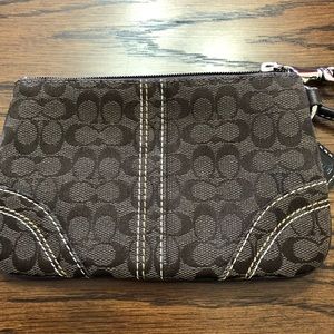🔥SOLD🔥Authentic Coach wristlet